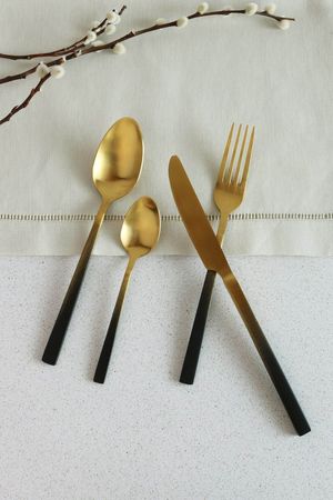 Conjunto Talheres Dourado E Preto