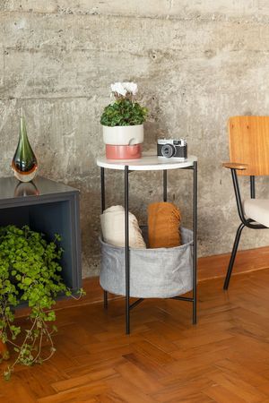 Mesa Lateral com Bolso